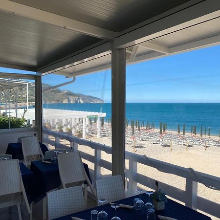 B&B Direttamente Sul Mare Da Antonino Mattinata Bagian luar foto