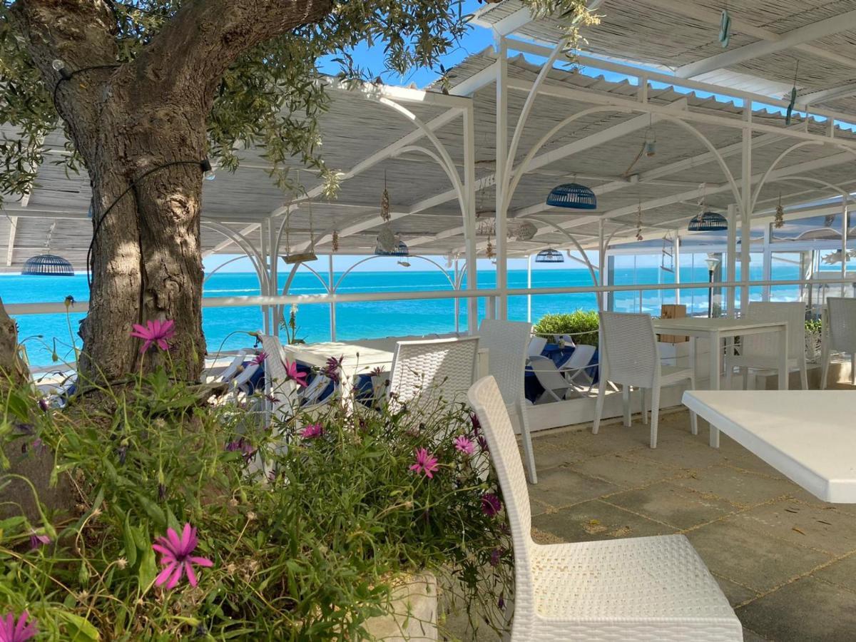 B&B Direttamente Sul Mare Da Antonino Mattinata Bagian luar foto