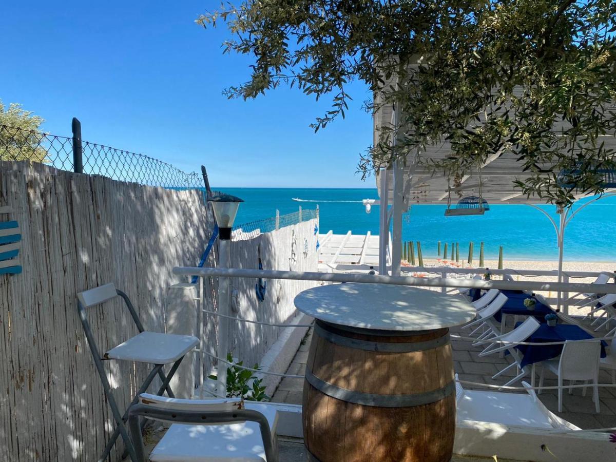B&B Direttamente Sul Mare Da Antonino Mattinata Bagian luar foto