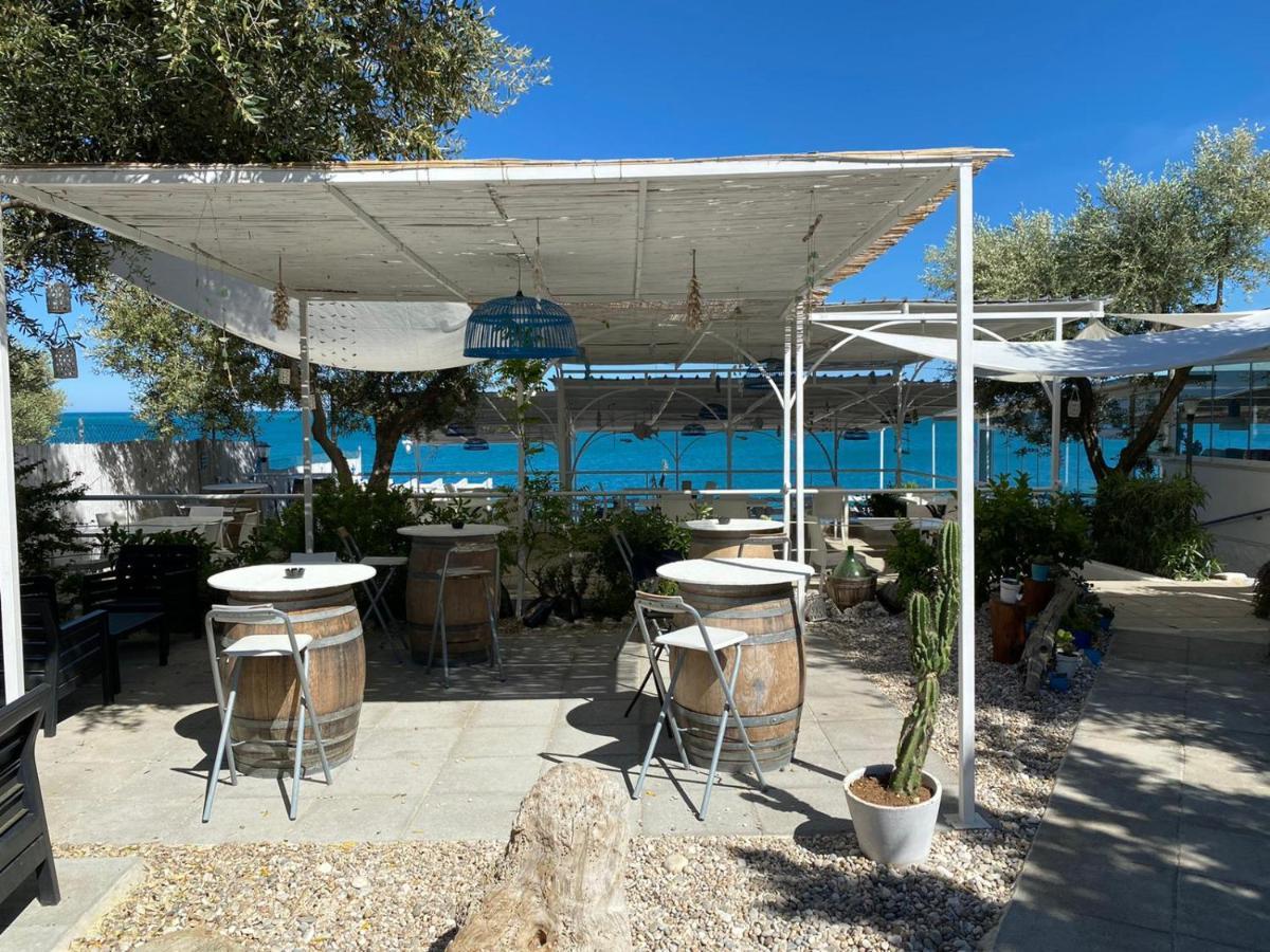 B&B Direttamente Sul Mare Da Antonino Mattinata Bagian luar foto