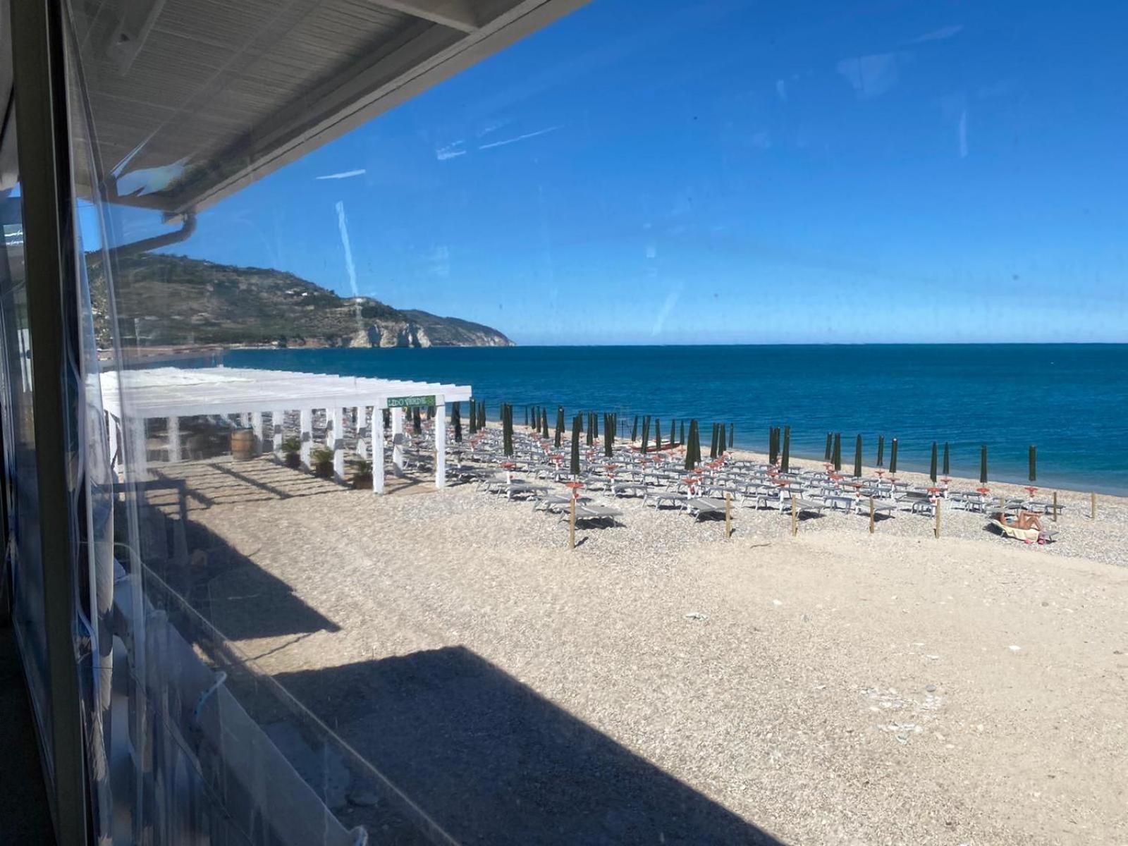 B&B Direttamente Sul Mare Da Antonino Mattinata Bagian luar foto