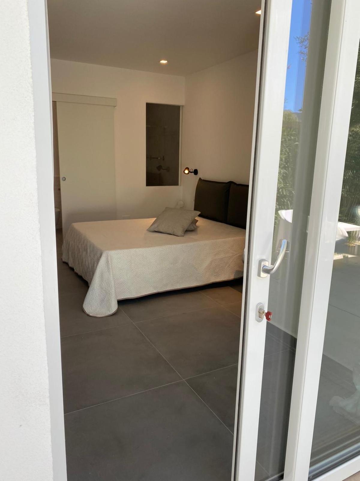 B&B Direttamente Sul Mare Da Antonino Mattinata Bagian luar foto